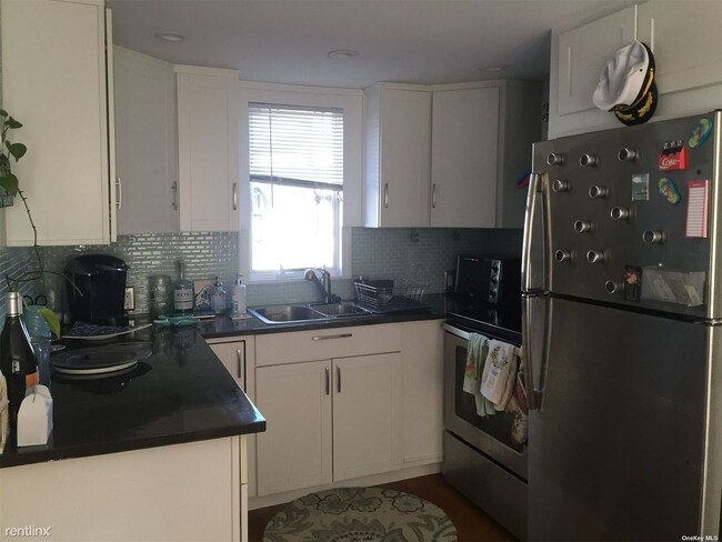 Foto del edificio - 1 br, 1 bath House - 10A Matinicock Ave