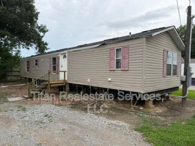 Foto del edificio - 1835 S Lake Arthur Ave