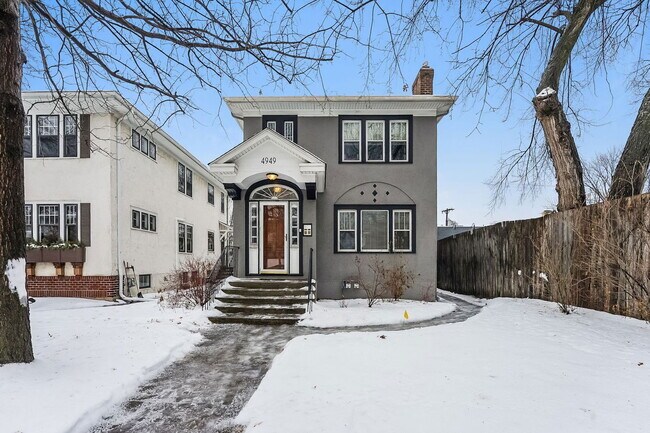 Foto del edificio - 4949 Penn Ave S