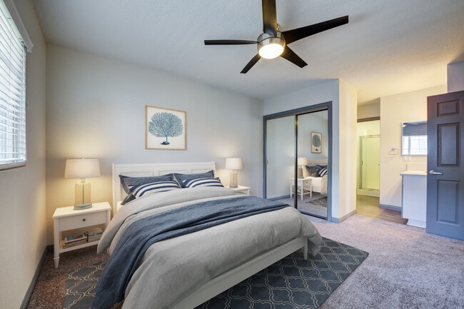 Foto del edificio - Lantern Bay Apartment Homes