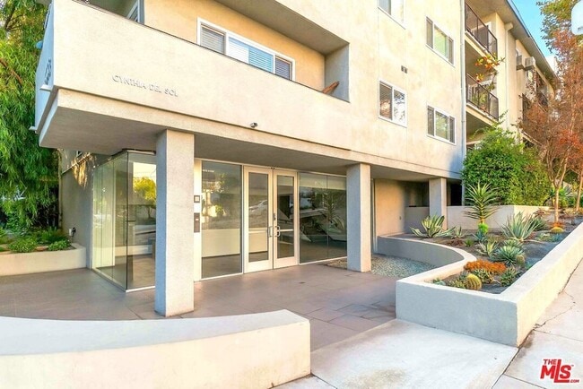 Building Photo - 9005 Cynthia St