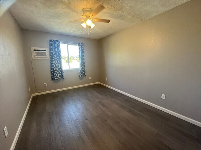 Foto del edificio - 27763 Crestview Rd