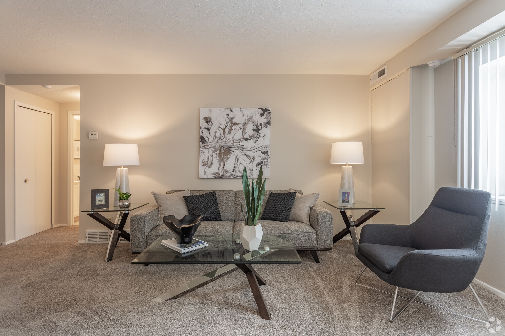 Southgate Towers – photo 2