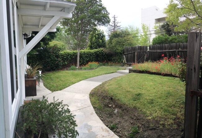 Foto del edificio - 2835 Whipple Ave