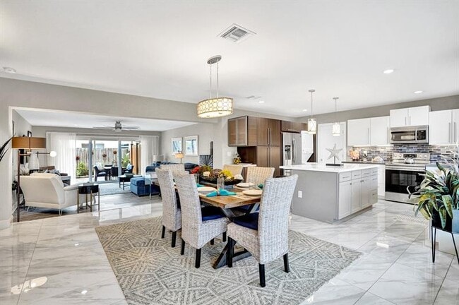 Building Photo - 1236 NE 18th Ave