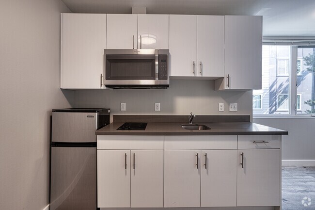 0HAB, 1BA - 256 ft² - 7th Ave Place