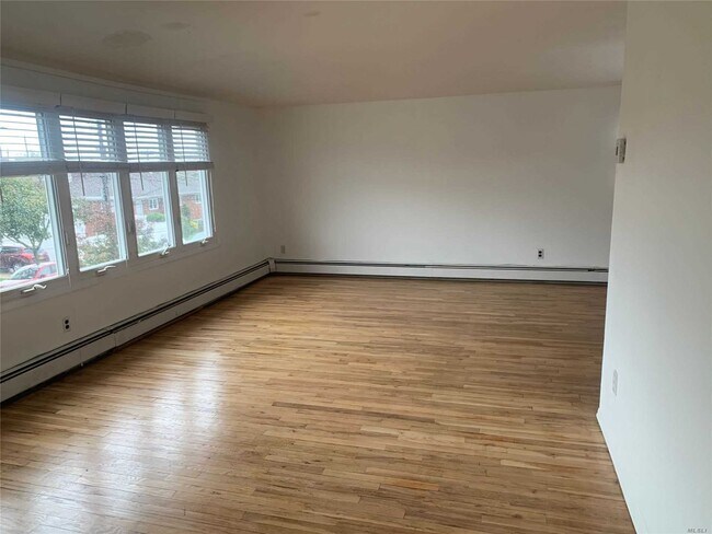 Building Photo - 155-42 Cohancy St