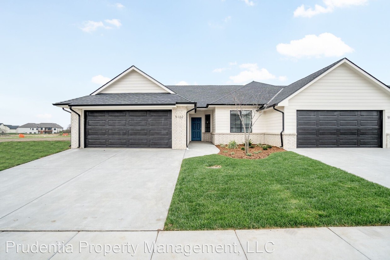 2 br, 2 bath House 5155 N Villa Pl House Rental in Bel Aire, KS