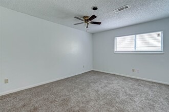 Building Photo - 395 Rancho Bauer Dr