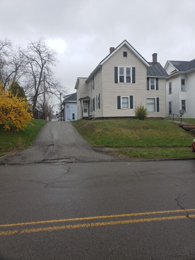 Primary Photo - 276 W 3rd St