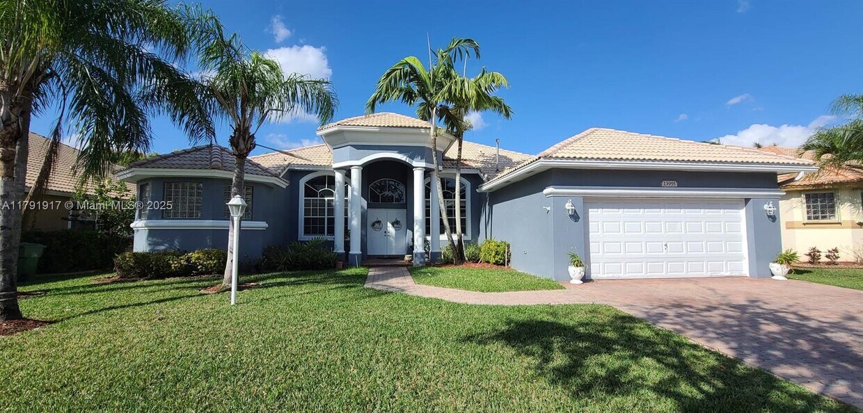 Foto principal - 13955 NW 22nd Ct