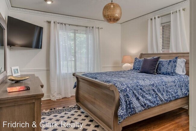 Foto del edificio - 5 br, 2.5 bath House - 1012 17th Ave South