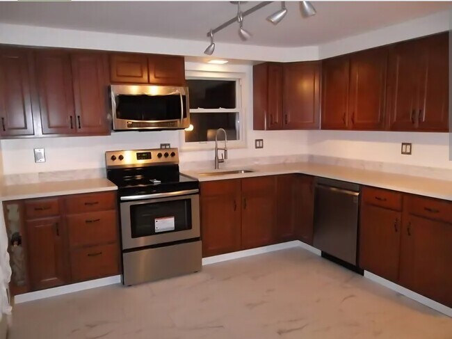 Foto del edificio - 2617 Bethel Crest Dr