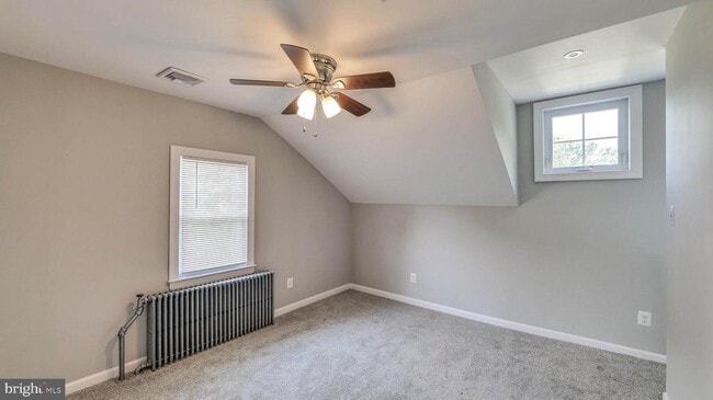 Foto del edificio - 323 Monroe Ave