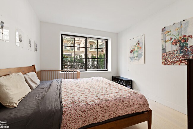Foto del edificio - 310 W 113th St