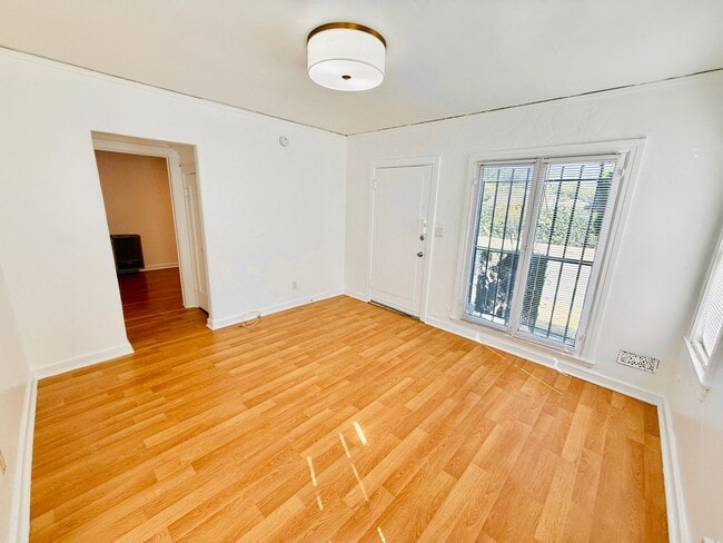 Photo - 1801 W 39th St Apartment