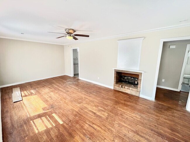 Foto del edificio - Move-In Special $500 off first month!! Coming Soon-4/15/26.