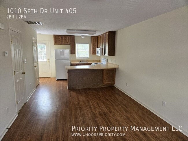 Building Photo - 1010 Seth Dr