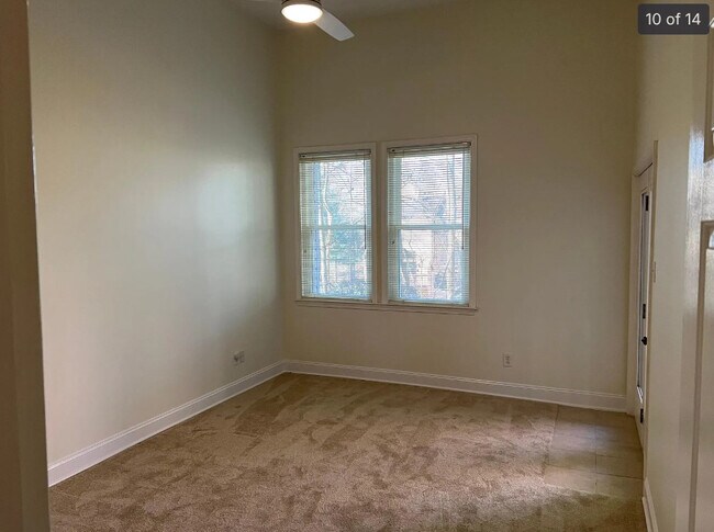 Foto del edificio - 4903 Claremont Ct