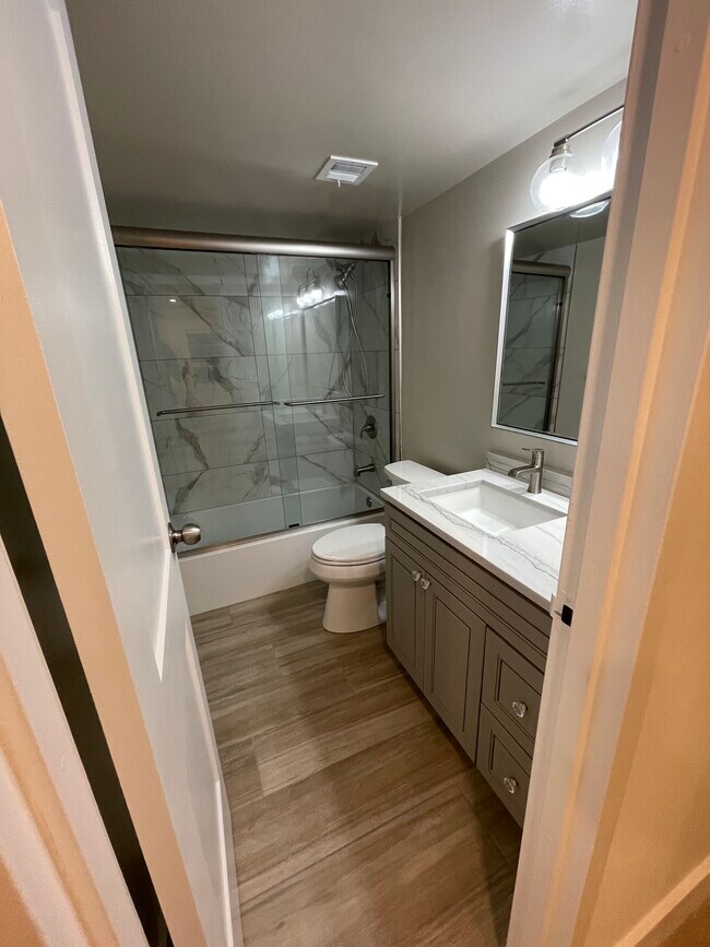 2nd Bathroom - 1831 NE 38th St