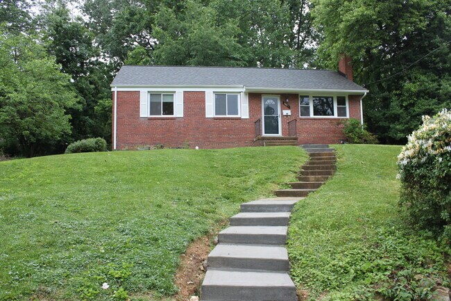 Foto del edificio - 7003 Murray Ct