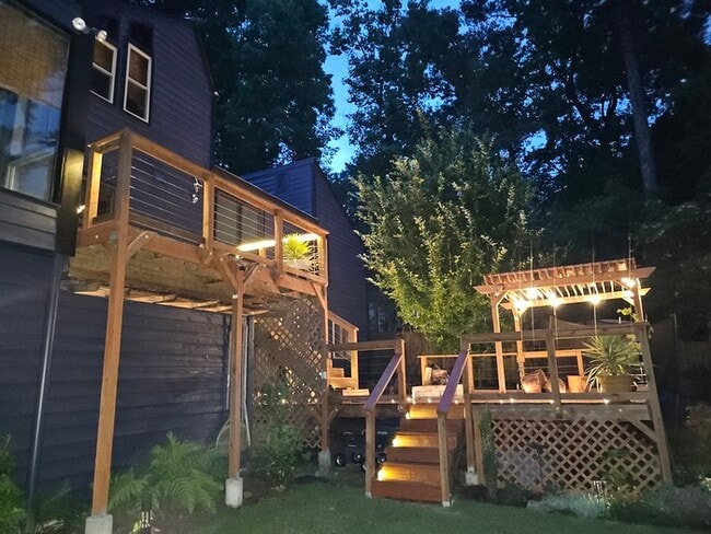 Building Photo - Beautiful 4 Bed/3 Bath Home with 3 Car Garage / Available Now!