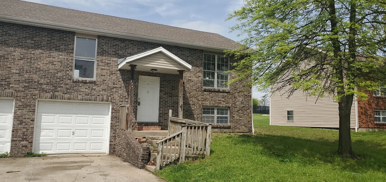 Foto principal - 4345-4347 Santa Anna Dr