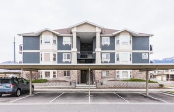 Building Photo - 56 E Resaca Dr