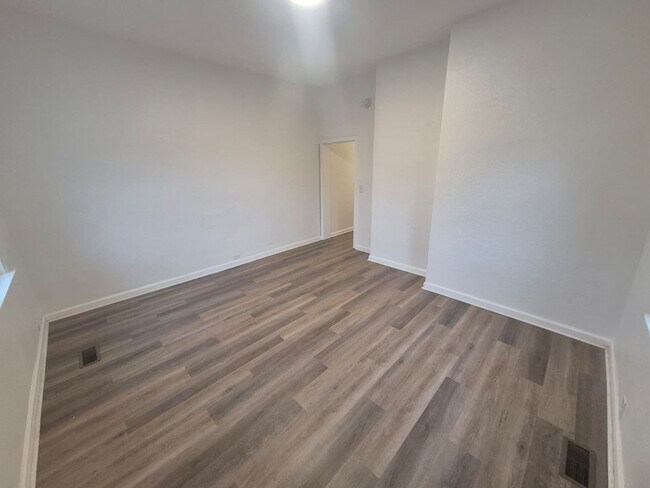 Foto del edificio - 3 bed 1 bath Dayton, KY