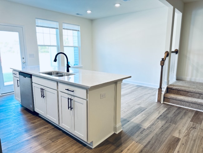 Foto del edificio - 107 Hyacinth Ln