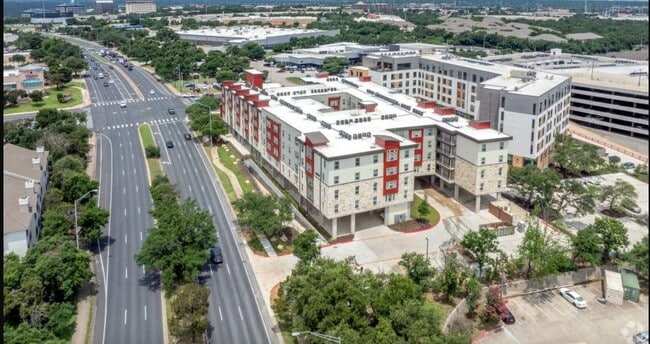 Foto del edificio - 10010 N Capital of Texas Hwy