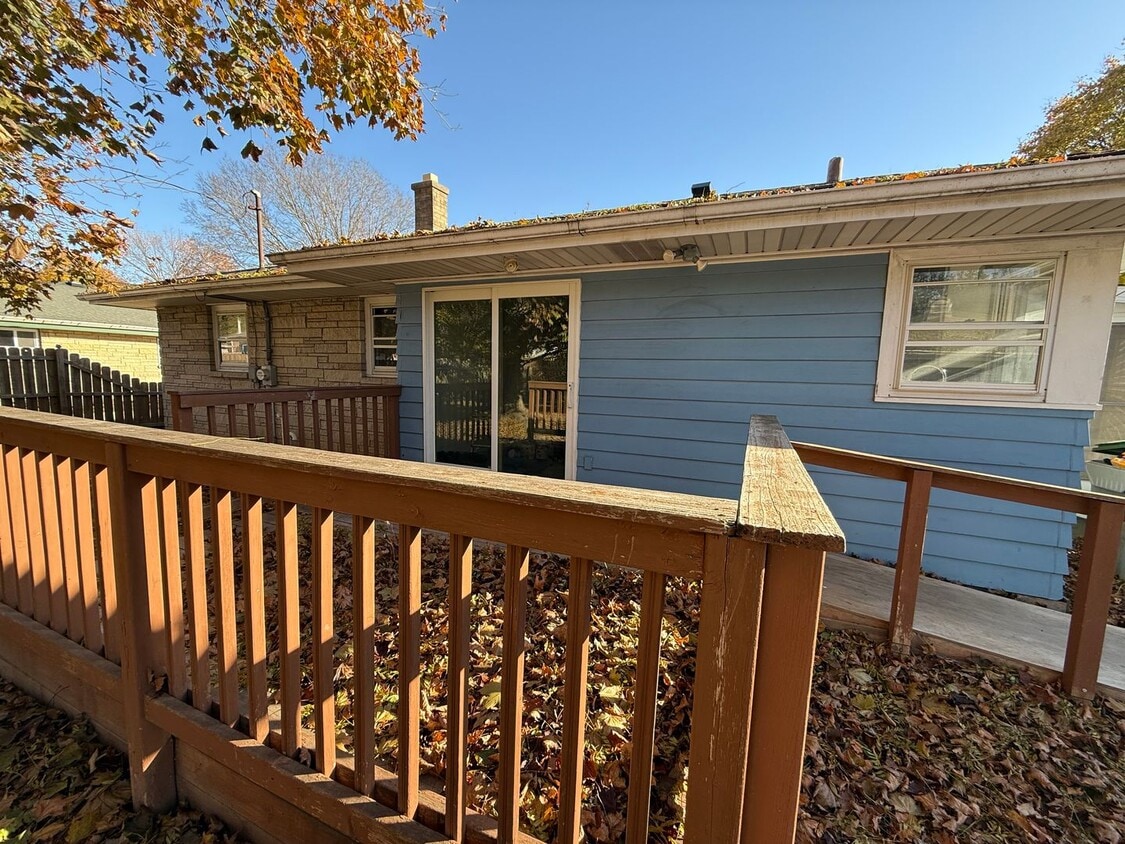 Building Photo - 3 bedroom 1.5 bath ranch home near southridge