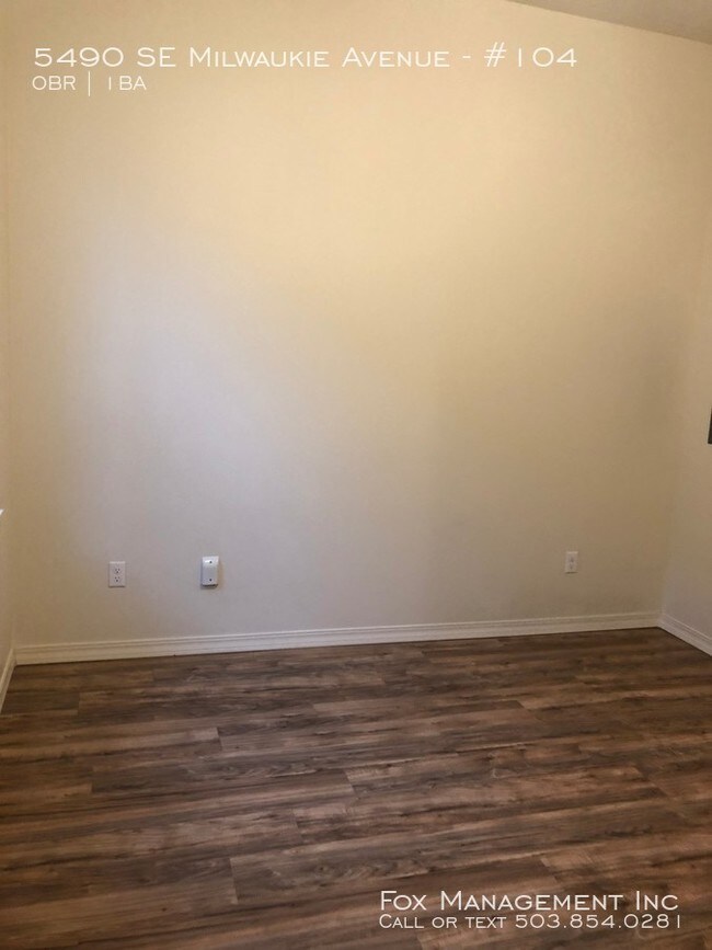 Foto del edificio - 5490 SE Milwaukie Ave