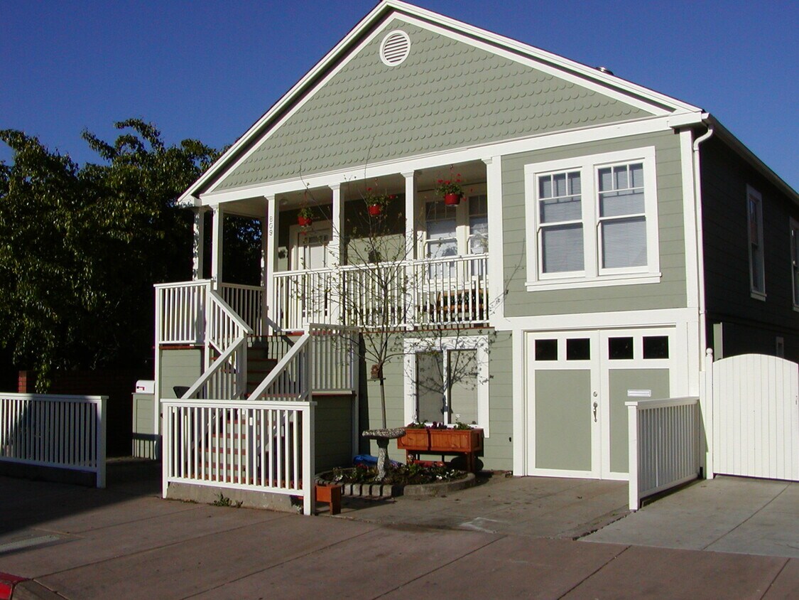 Foto principal - 809 A St