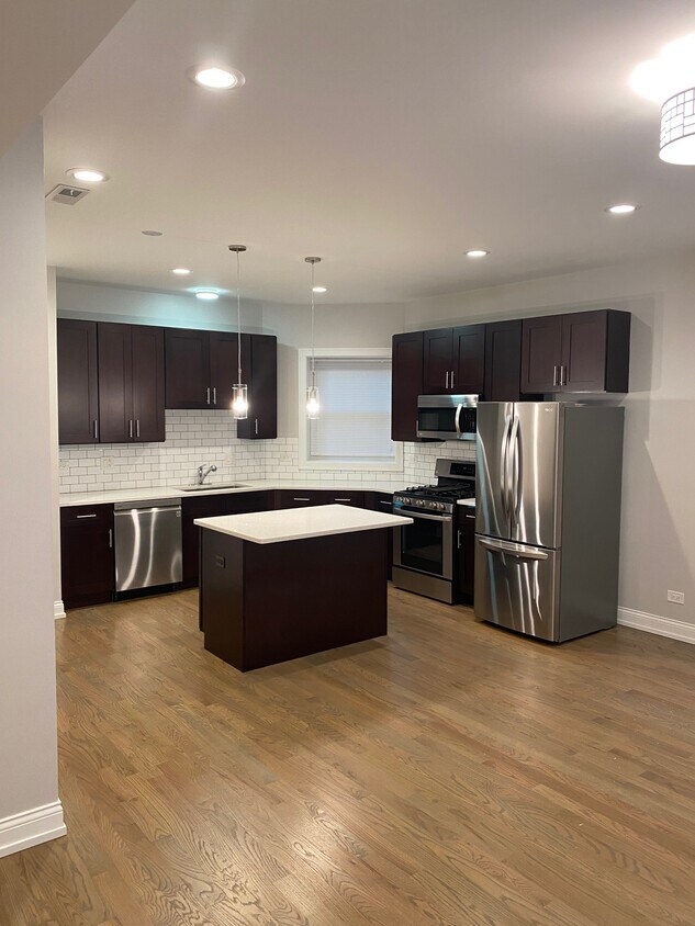 Foto principal - 4819 S Vincennes Ave