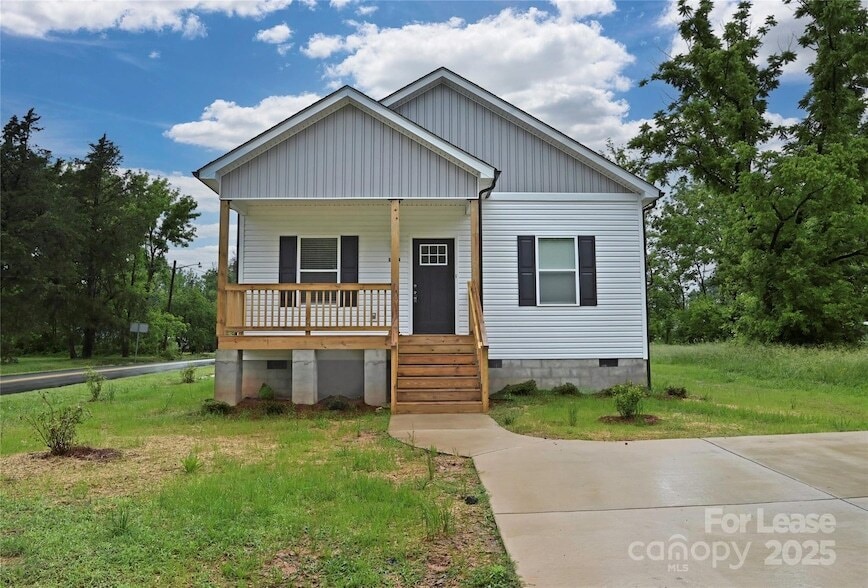Primary Photo - 1474 Stroupe St