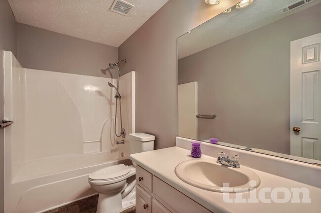 Building Photo - 65 Cranbrook Ct