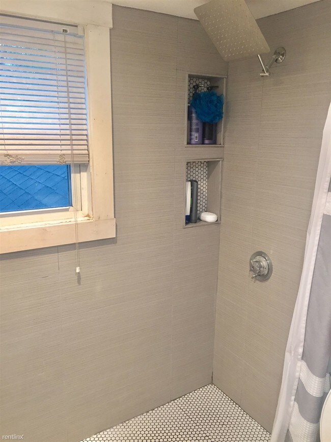 Foto del edificio - 3 br, 1 bath  - 174 Mountain Ave