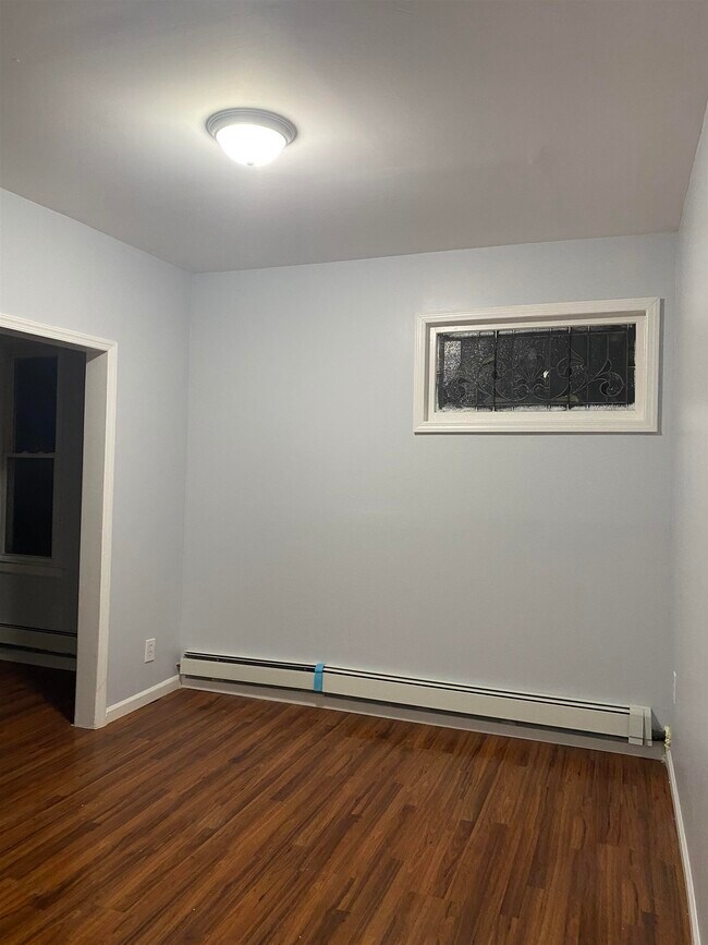 Building Photo - 211 Van Nostrand Ave