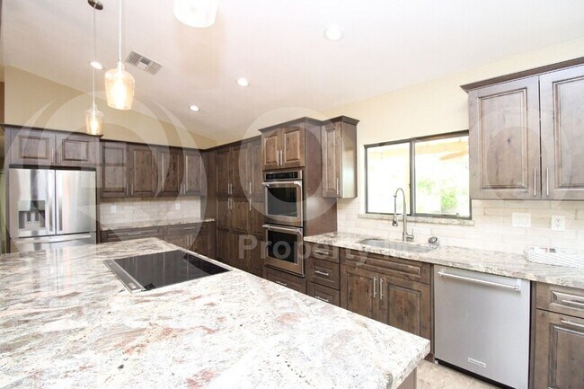 Building Photo - 4725 E Le Marche Ave