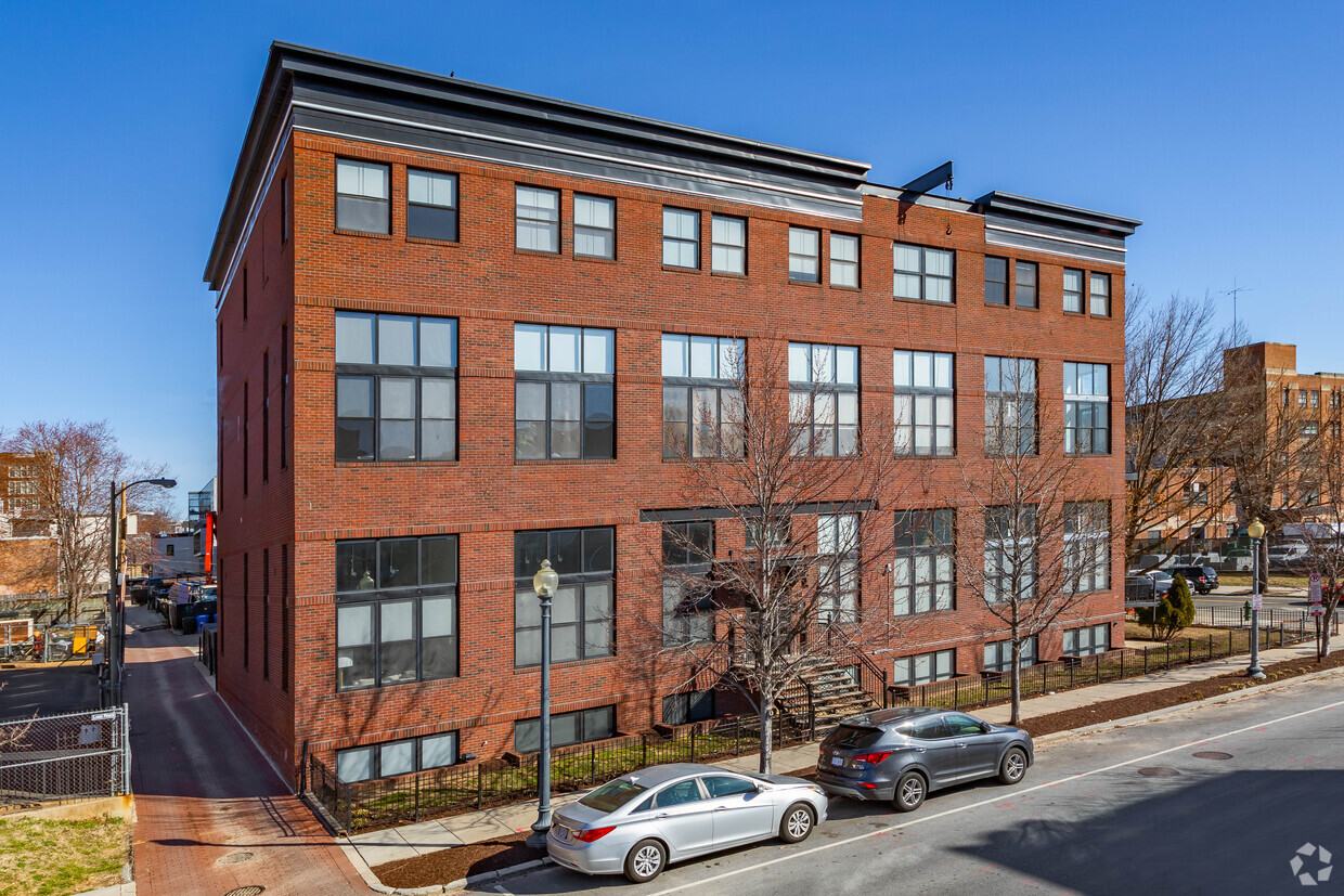 Building Photo - 1111 W St NW