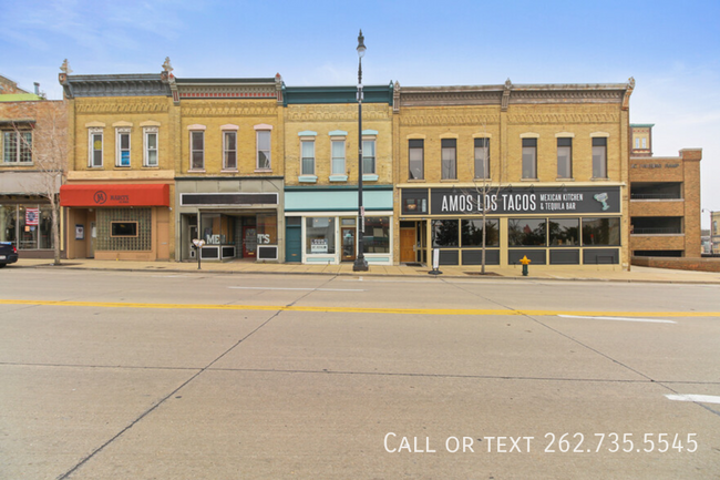 Building Photo - Charming Retail Space in Historic Downtown...