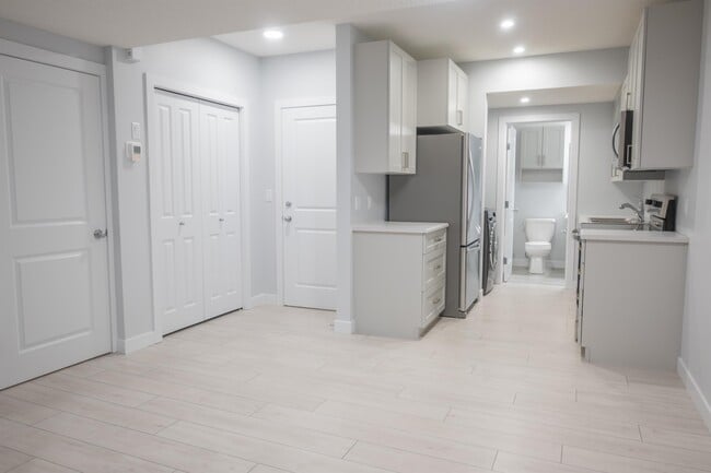 Building Photo - 1455 Cherniak Way SW