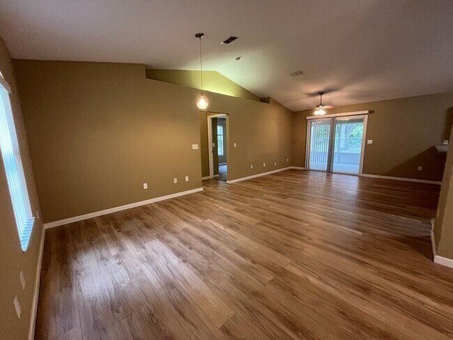 Foto del edificio - Quiet Home in Pine Lakes Cud-de-sac!!
