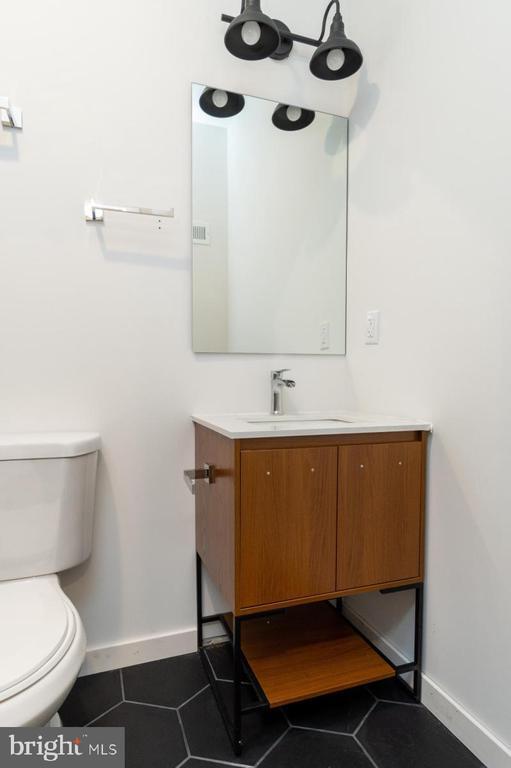 Foto del edificio - 221 S Cecil St