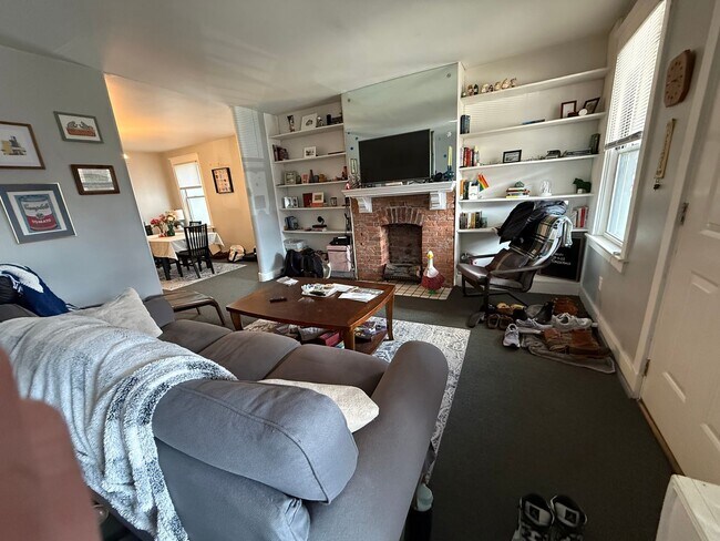 Photo - 5921-5923-5923 Nicholson St Apartment