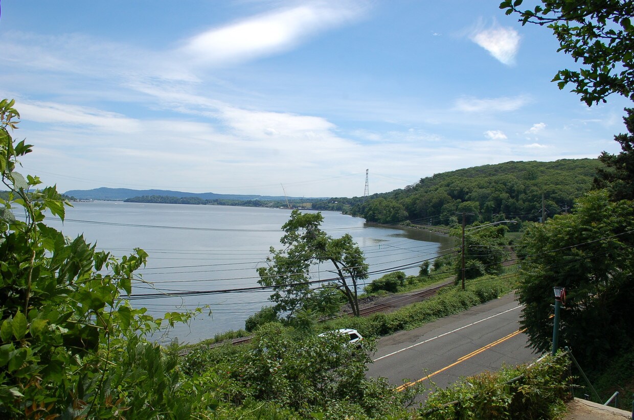 805 N Liberty Dr, Tomkins Cove, NY 10986 House Rental in Tomkins Cove