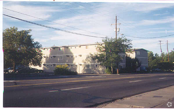 Foto del edificio - Deer Park Apartments