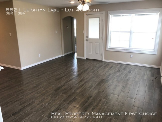 Building Photo - 3 BED 2 BATH TOWNHOMES IN CHAFFEE CROSSING