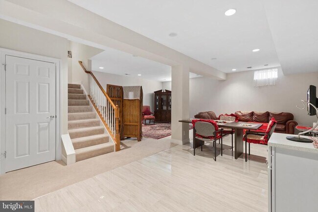 Building Photo - 43610 Aldie Mill Ct